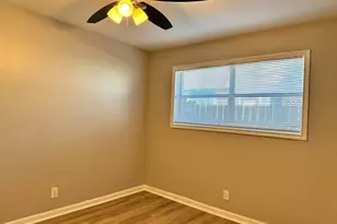 2102 5th Ave N, Texas City, TX 77590 - Photo 9