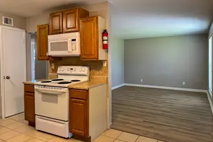 2102 5th Ave N, Texas City, TX 77590 - Photo 3