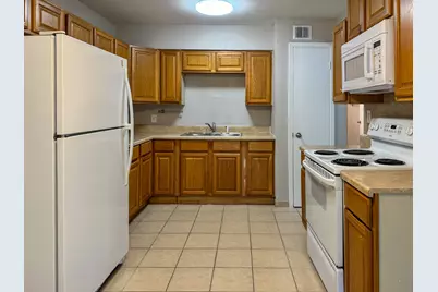 2102 5th Avenue N #5, Texas City, TX 77590 - Photo 5