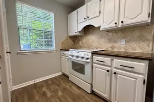 2030 Plantation Dr, Conroe, TX 77301 - Photo 11