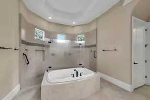 9120 Kenilworth St, Houston, TX 77024 - Photo 21