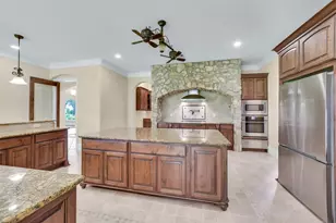 9120 Kenilworth St, Houston, TX 77024 - Photo 13