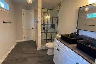 425 Plymouth St, Houston, TX 77022 - Photo 7