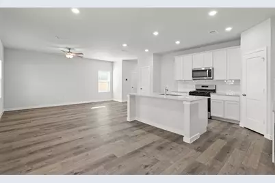 8043 Heroes Hall Drive, Magnolia, TX 77354 - Photo 5