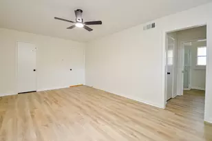 10623 Longmont Dr, Houston, TX 77042 - Photo 27