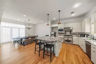 1302 Antoine Dr, Houston, TX 77055 - Photo 9