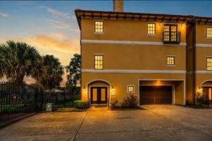 1302 Antoine Dr, Houston, TX 77055 - Photo 1