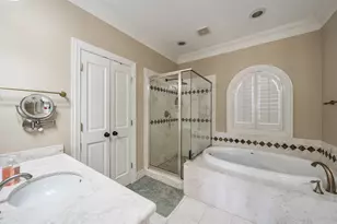 1302 Antoine Dr, Houston, TX 77055 - Photo 5