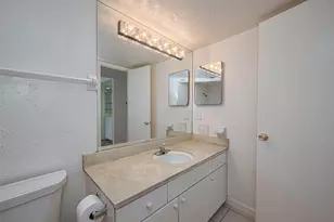 12633 Memorial Dr, Houston, TX 77024 - Photo 17