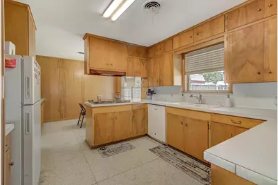 2011 Glendale Street, Liberty, TX 77575 - Photo 11