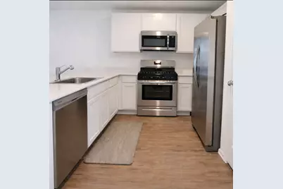 9018 Burnet Bay Court, Baytown, TX 77521 - Photo 7