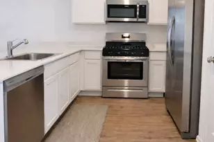 9018 Burnet Bay Ct, Baytown, TX 77521 - Photo 7