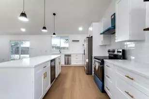 9002 Enchanted Forest Dr, Houston, TX 77088 - Photo 19