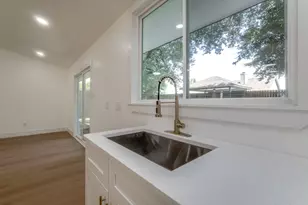 9002 Enchanted Forest Dr, Houston, TX 77088 - Photo 15