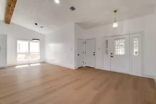 9002 Enchanted Forest Dr, Houston, TX 77088 - Photo 9
