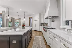 11921 Knippwood Ln, Houston, TX 77024 - Photo 5