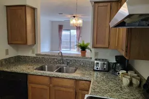 7649 Cambridge St, Houston, TX 77054 - Photo 9