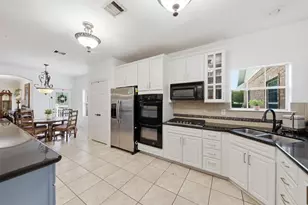 1727 Wild Mustang Canyon Ln, Katy, TX 77493 - Photo 11