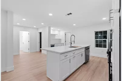 3619 Avenue S, Galveston, TX 77550 - Photo 9