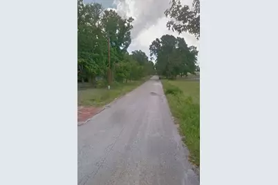 210 S Southwind Trails, Cleveland, TX 77328 - Photo 19