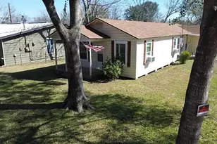 710 Milam Ave, Eagle Lake, TX 77434 - Photo 3