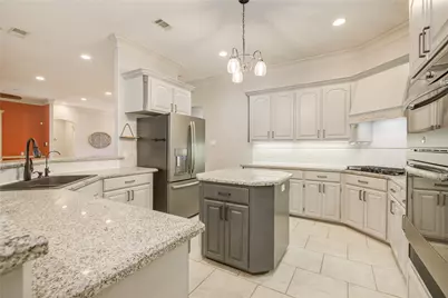 102 River Oaks Drive, Lake Jackson, TX 77566 - Photo 5