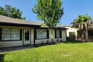 9711 Aguila St, Houston, TX 77013 - Photo 3