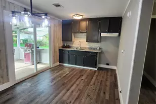 9711 Aguila St, Houston, TX 77013 - Photo 7