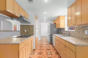 8918 Grape St, Houston, TX 77036 - Photo 11