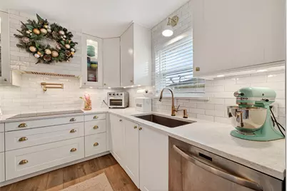 8106 Twin Hills Drive, Houston, TX 77071 - Photo 21