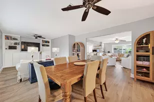 8106 Twin Hills Dr, Houston, TX 77071 - Photo 9