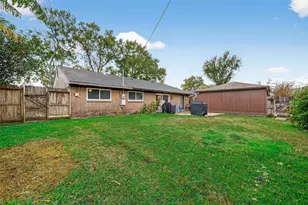 8106 Twin Hills Dr, Houston, TX 77071 - Photo 43