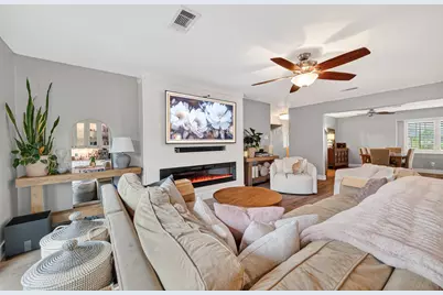 8106 Twin Hills Drive, Houston, TX 77071 - Photo 15