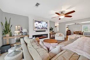 8106 Twin Hills Dr, Houston, TX 77071 - Photo 15