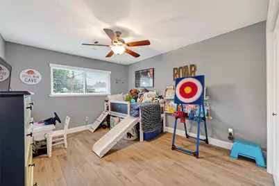 8106 Twin Hills Drive, Houston, TX 77071 - Photo 29