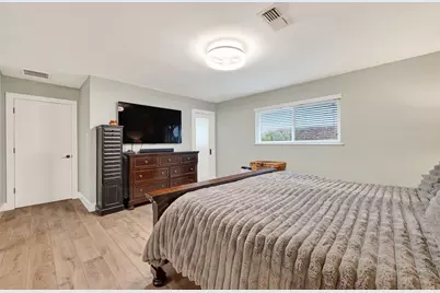 8106 Twin Hills Drive, Houston, TX 77071 - Photo 37