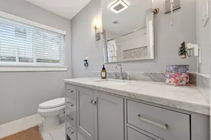 8106 Twin Hills Dr, Houston, TX 77071 - Photo 31