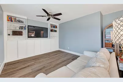 8106 Twin Hills Drive, Houston, TX 77071 - Photo 11