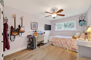 8106 Twin Hills Dr, Houston, TX 77071 - Photo 33