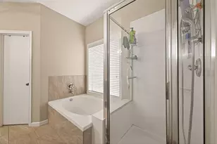13739 Kensington Pl, Houston, TX 77034 - Photo 27