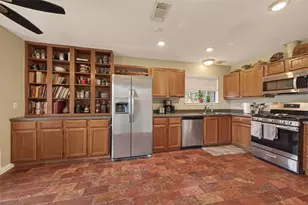 13739 Kensington Pl, Houston, TX 77034 - Photo 9