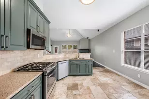 702 Clayton St, Tomball, TX 77375 - Photo 7