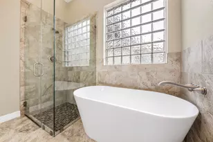 702 Clayton St, Tomball, TX 77375 - Photo 15