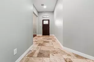 702 Clayton St, Tomball, TX 77375 - Photo 3