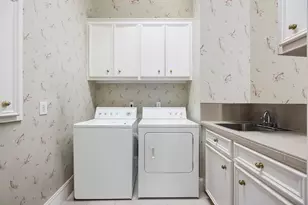 9103 Hudson Ct, Houston, TX 77024 - Photo 39