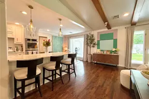 7803 Meadowglen Ln, Houston, TX 77063 - Photo 13