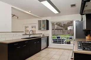 49 Country Forest Ct, The Woodlands, TX 77380 - Photo 11