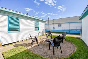 2209 Saladia St, Galveston, TX 77551 - Photo 19