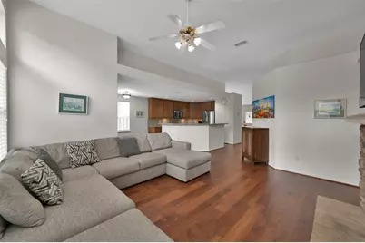 24 E New Avery Place, The Woodlands, TX 77382 - Photo 9