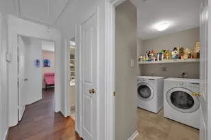 24 E New Avery Pl, The Woodlands, TX 77382 - Photo 13